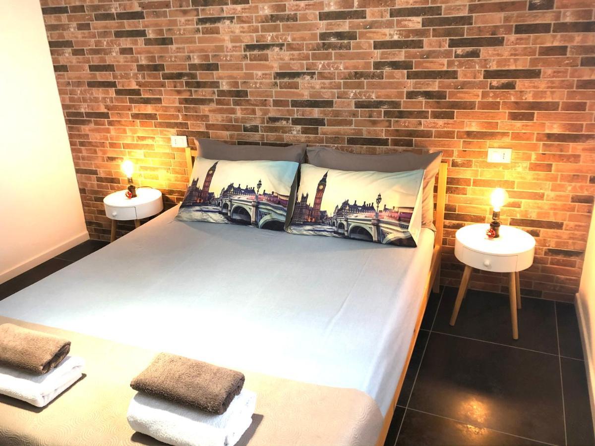 Blaxej, Nel Cuore Di Verona, Moderno Ed Elegante, 4 Posti Letto, Wi-Fi, Self Check In Apartment Bagian luar foto