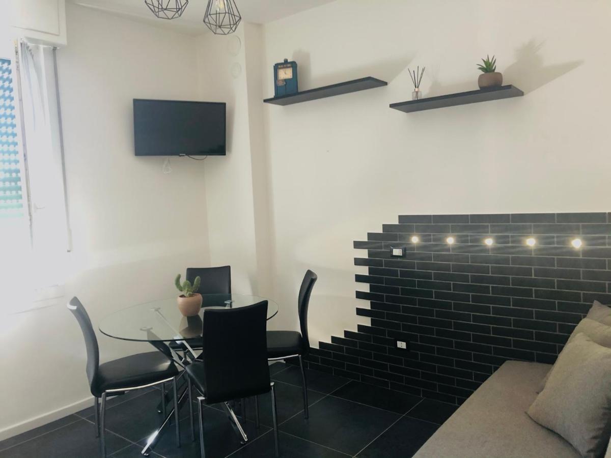 Blaxej, Nel Cuore Di Verona, Moderno Ed Elegante, 4 Posti Letto, Wi-Fi, Self Check In Apartment Bagian luar foto