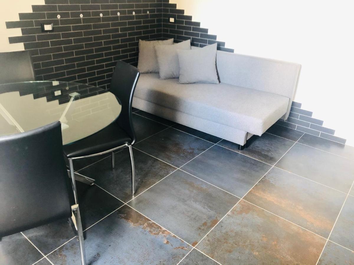 Blaxej, Nel Cuore Di Verona, Moderno Ed Elegante, 4 Posti Letto, Wi-Fi, Self Check In Apartment Bagian luar foto