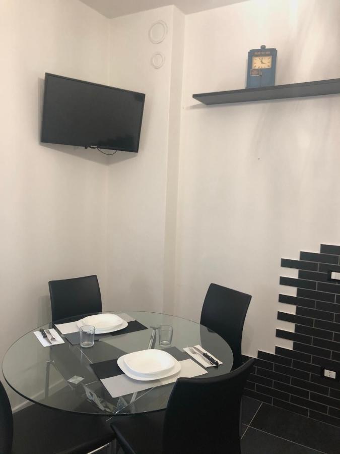 Blaxej, Nel Cuore Di Verona, Moderno Ed Elegante, 4 Posti Letto, Wi-Fi, Self Check In Apartment Bagian luar foto