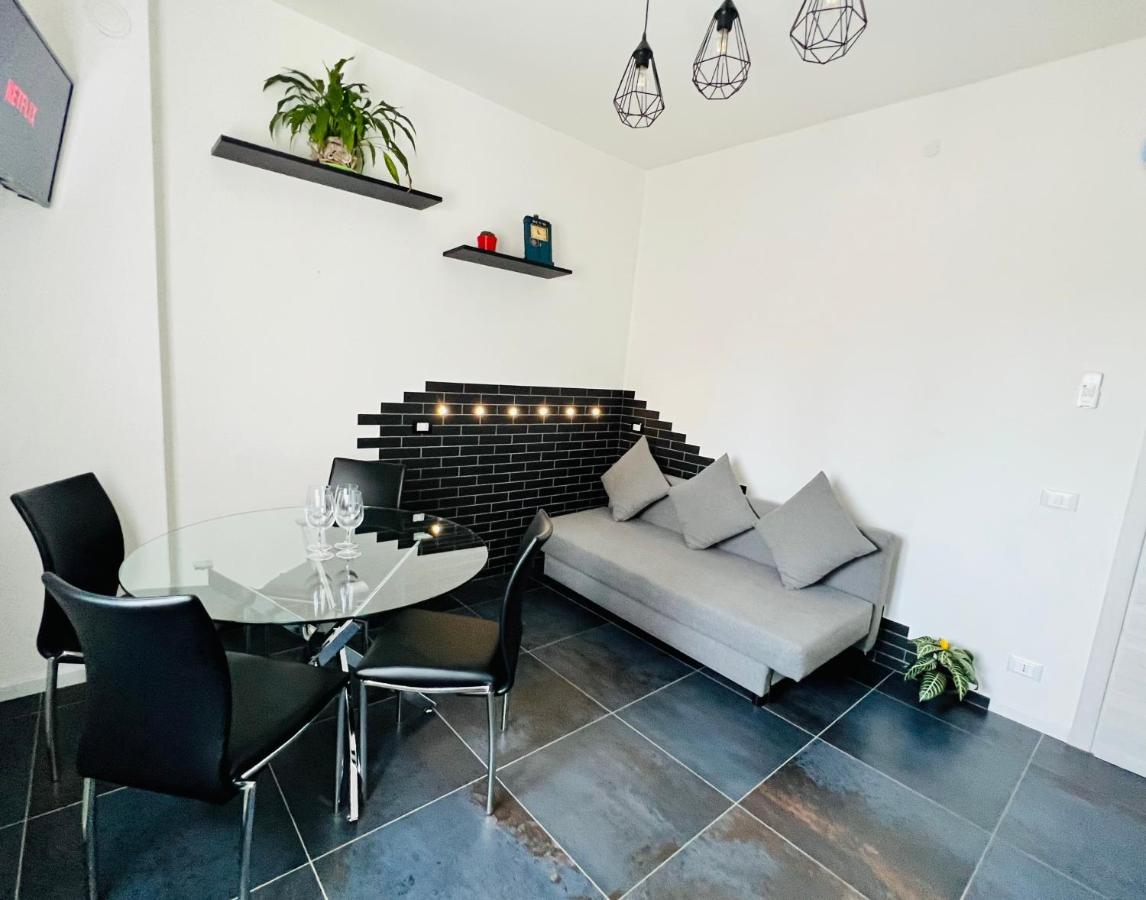 Blaxej, Nel Cuore Di Verona, Moderno Ed Elegante, 4 Posti Letto, Wi-Fi, Self Check In Apartment Bagian luar foto