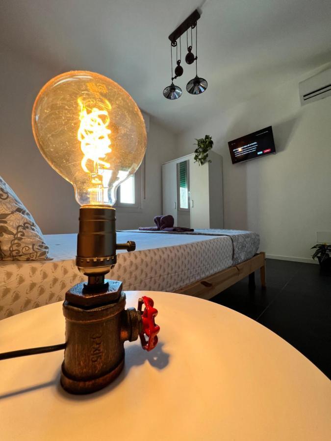 Blaxej, Nel Cuore Di Verona, Moderno Ed Elegante, 4 Posti Letto, Wi-Fi, Self Check In Apartment Bagian luar foto