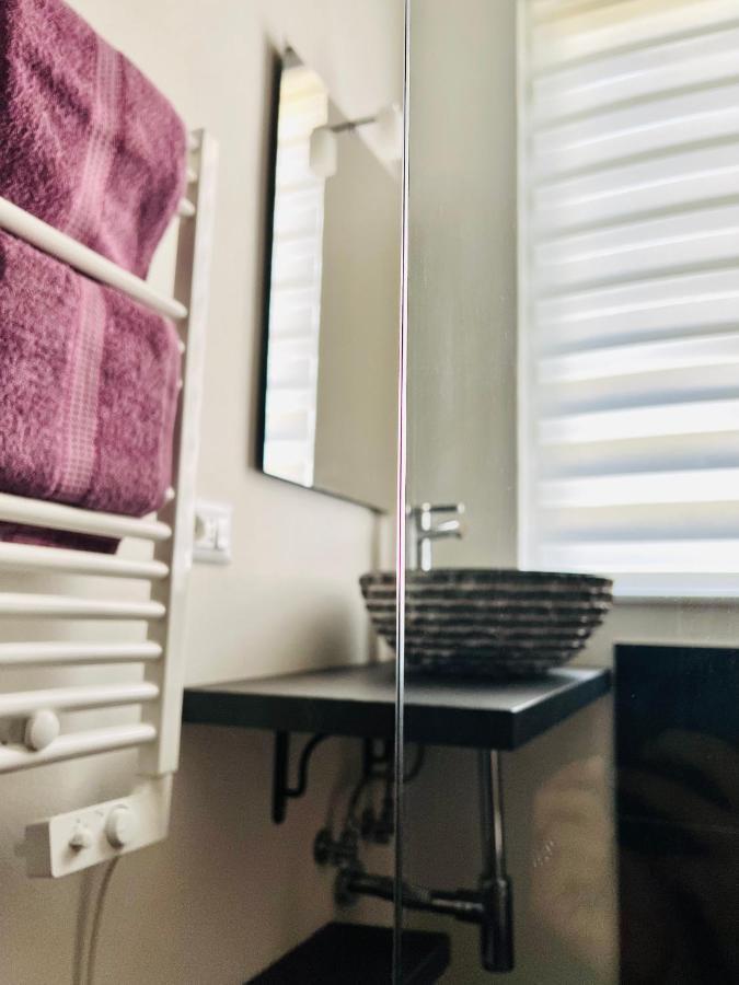 Blaxej, Nel Cuore Di Verona, Moderno Ed Elegante, 4 Posti Letto, Wi-Fi, Self Check In Apartment Bagian luar foto